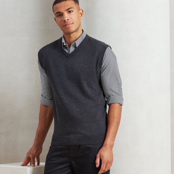 Sleeveless knitted sweater Thumbnail